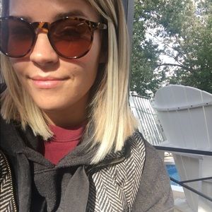 Meet your Posher, Hailey